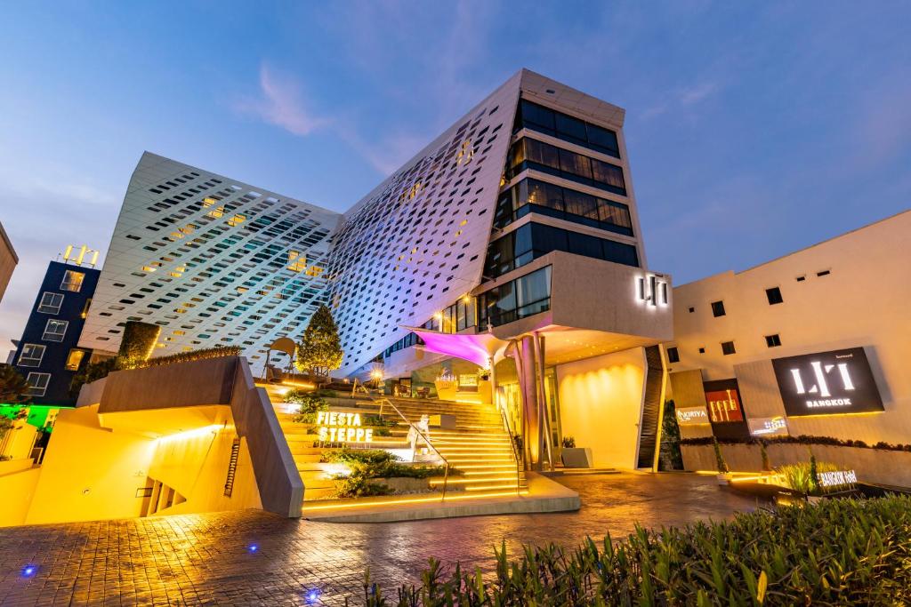 LiT BANGKOK Hotel 5