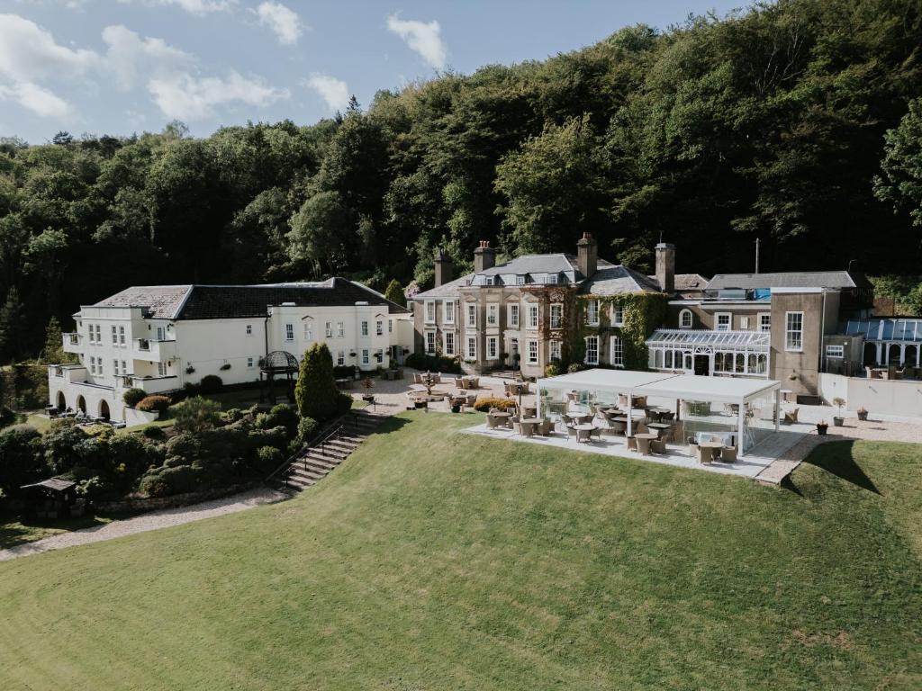 New House Country Hotel - Housity