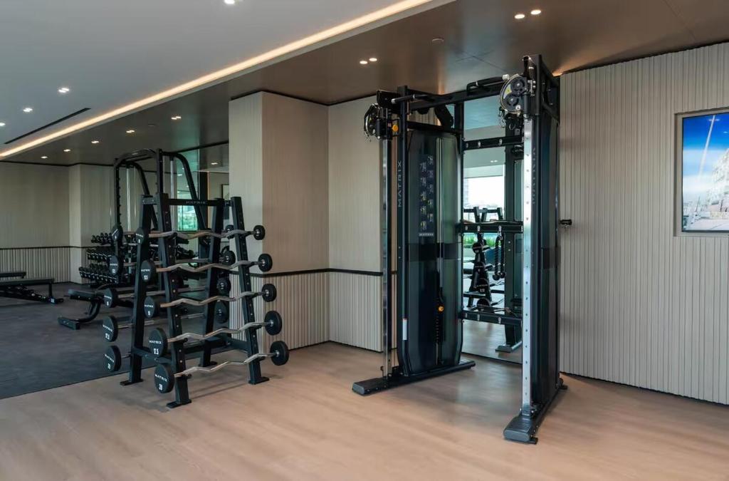 امکانات Binghatti Phoenix - Luxury & Modern Studio - Pool & Gym - Free Parking - JVC - تصویر ۴