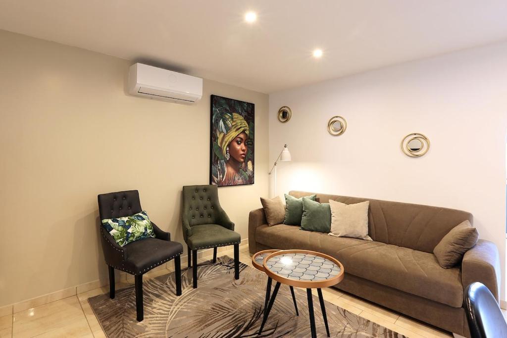T3-House of the Palm Tree
