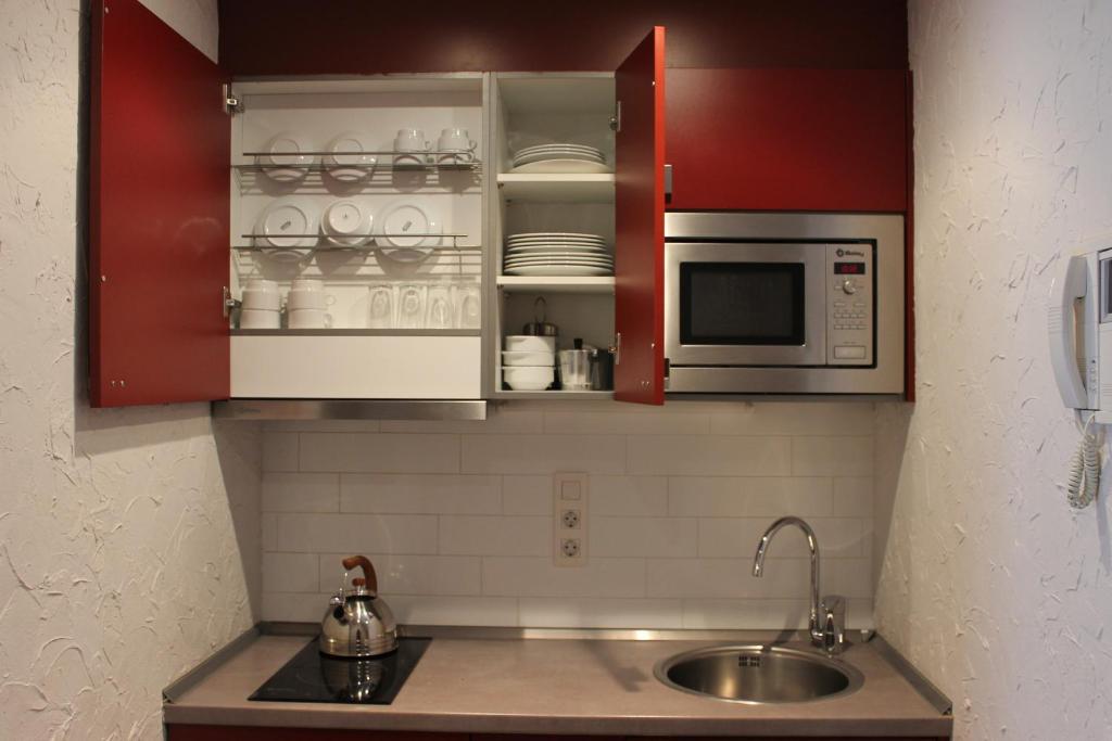 Kuchyňa alebo kuchynka v ubytovaní Apartaments Ciutat Vella