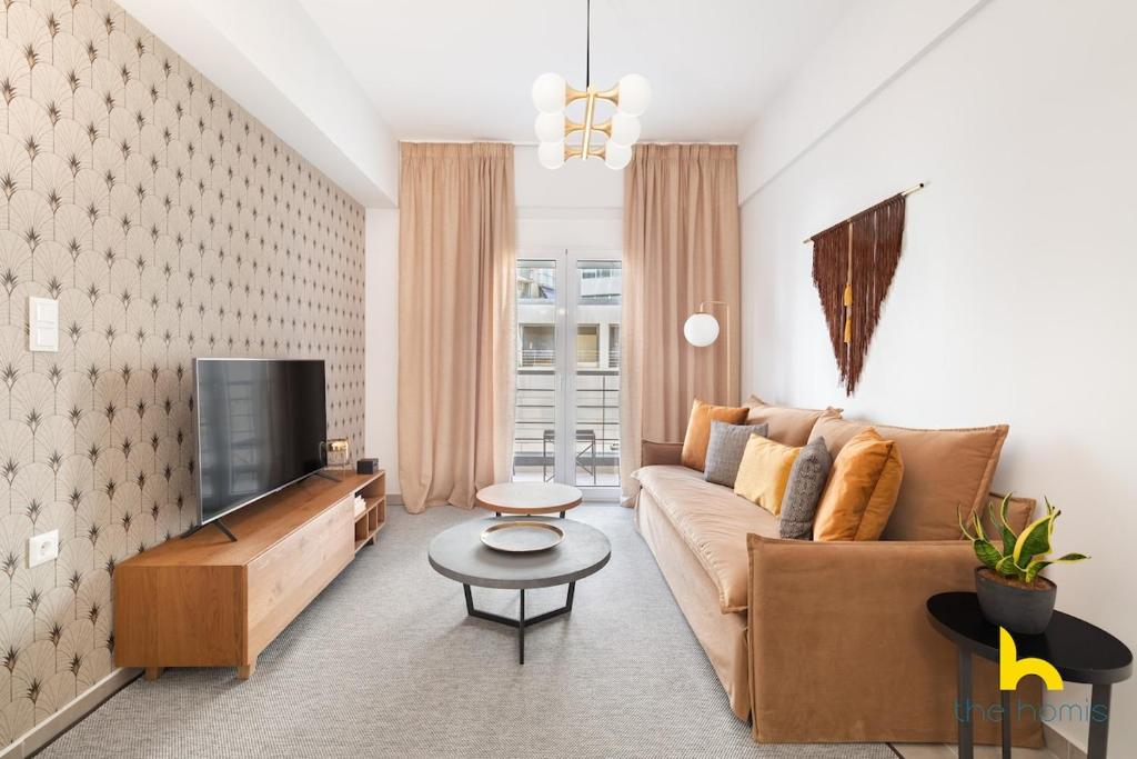 Modern 1-BDR Apt Near Acropolis With Sunny Balcony