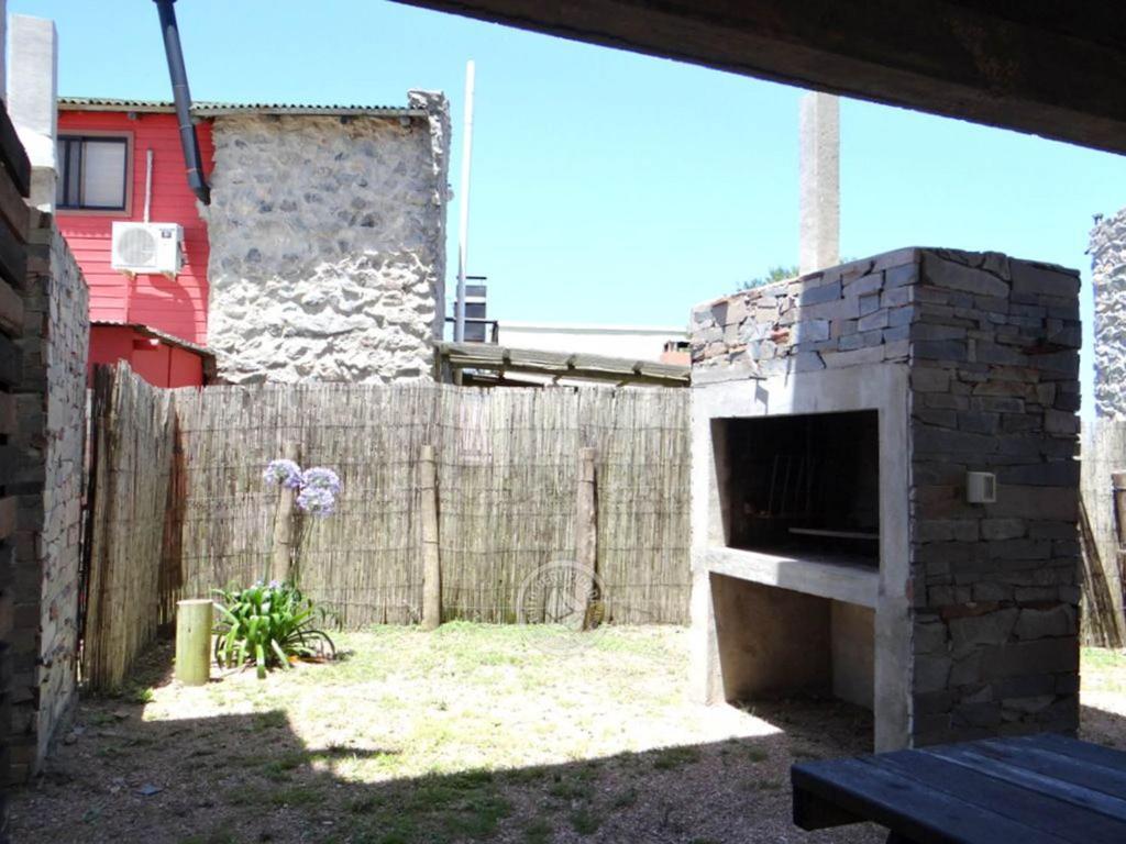 Foto sihtkohas Punta Del Diablo asuva majutusasutuse Ammunaini galeriist