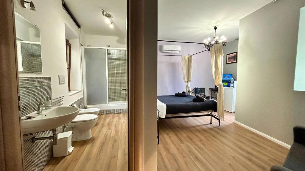 NINFA DEL LAGO BEDROOMS IL TUO ALLOGGIO SUL LAGO by Dinamica Real Estate - Habitación Doble Con Vista Al Lago