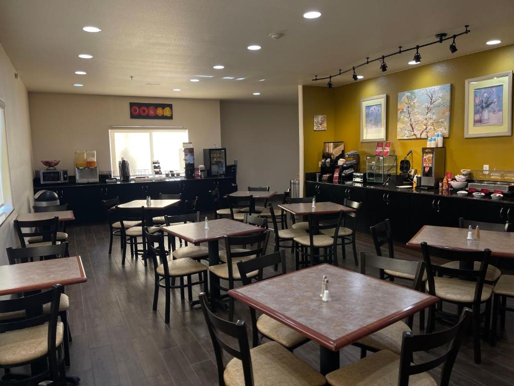 Best Western Plus Battleground Inn & Suites photo
