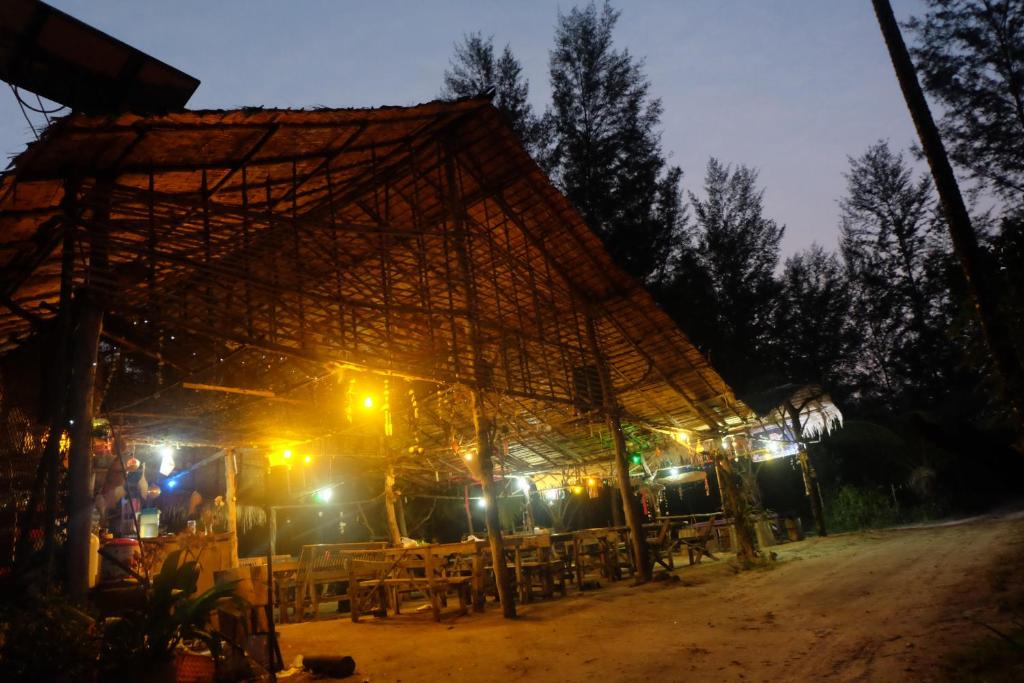 Fotografie z fotogalerie ubytování Mr. Chuoi Bar and Hut v destinaci Ko Phra Thong