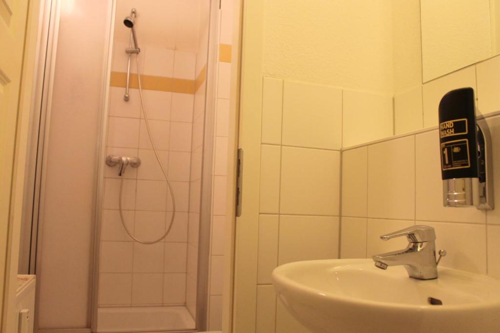 Koupelna v ubytování Hotel Amelie Berlin