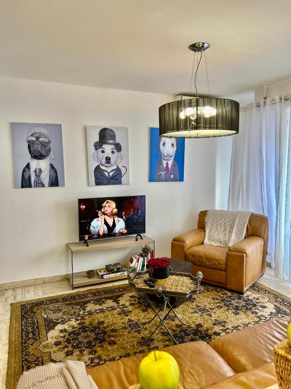 LUXURY APARTMENT between ANTIBS and CROISETTE