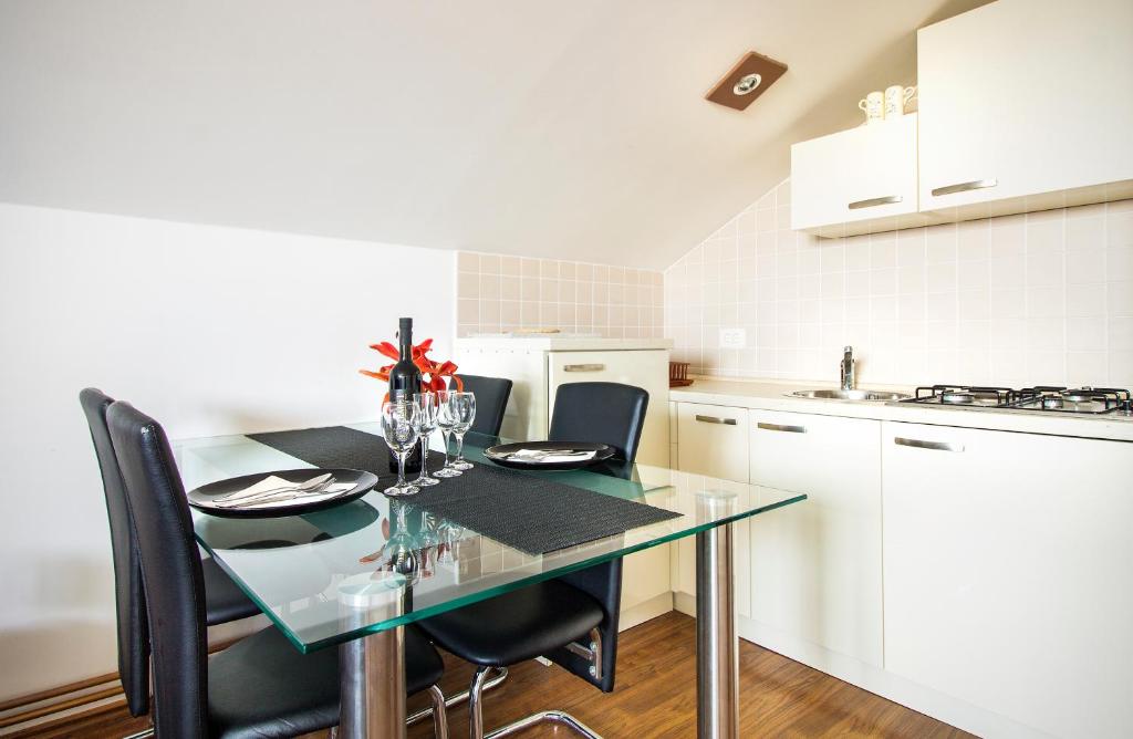 Kuchyňa alebo kuchynka v ubytovaní Guesthouse Pavlin
