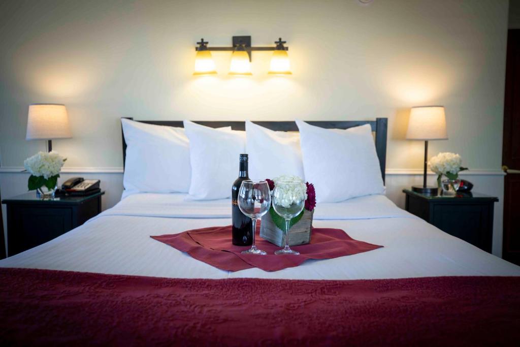 Delta King Hotel photo