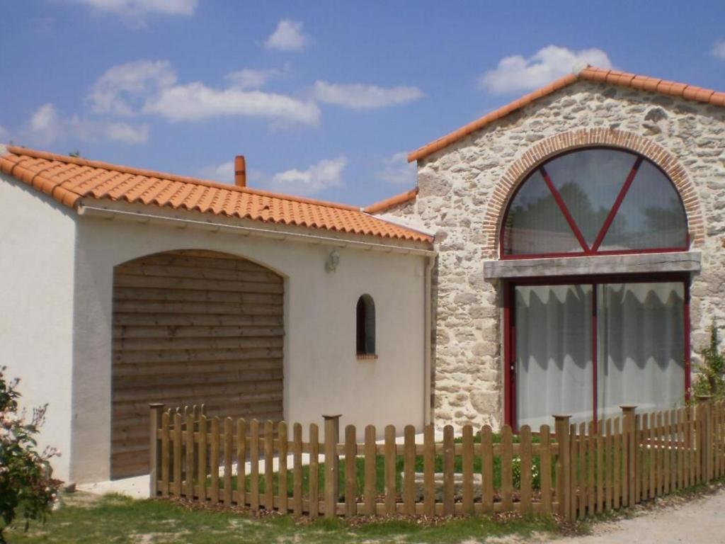 Gîte rénové mitoyen PMR, 3 chambres, terrasse, proche nature - FR-1-426-112 - Hizvo
