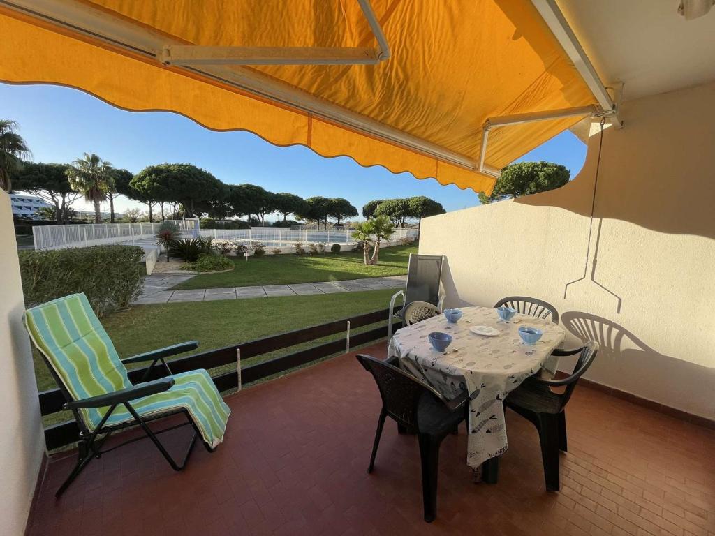 Studio cabine climatisé avec piscine, proche plage