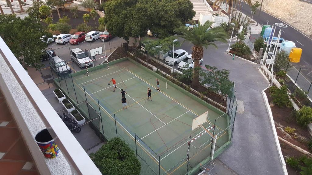 Tenis a/nebo squash v ubytování Bamboli Holidays nebo okolí
