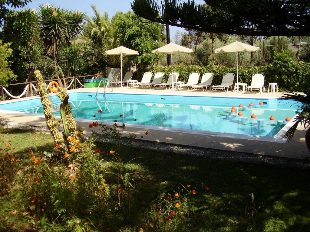 The swimming pool at or close to Summer Lodge