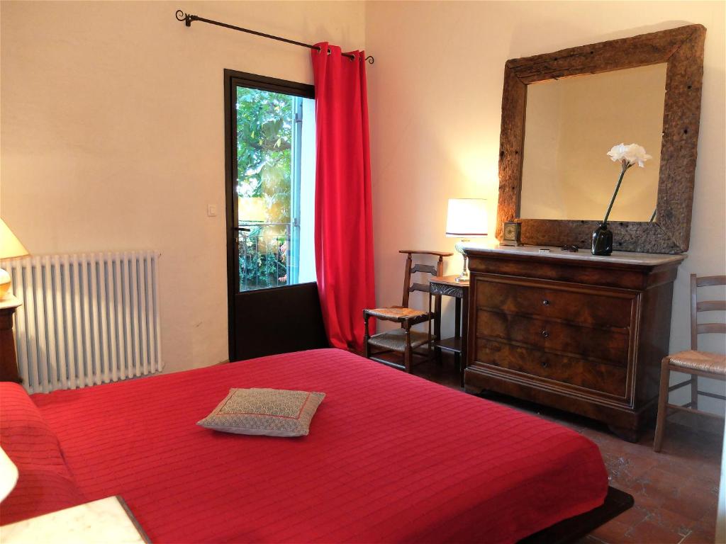 Gallery image of La Maison de l'Isle in LʼIsle-sur-la-Sorgue