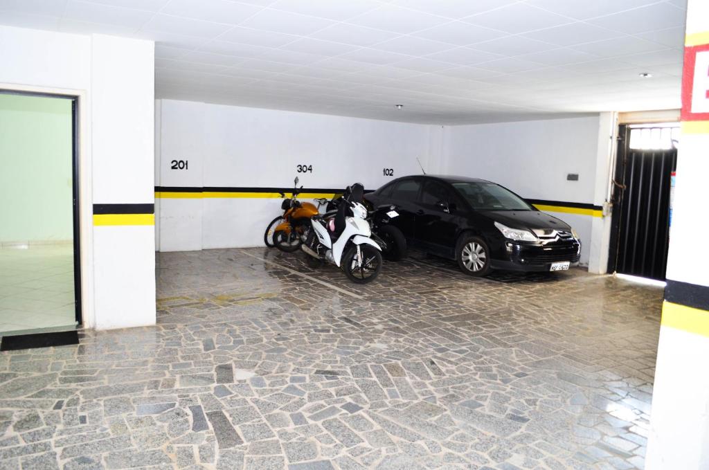  COMPLETINHO - Apto com 2 Quartos - Internet de 200 megas - Netflix - Disney Plus - Muito CONFORTO
