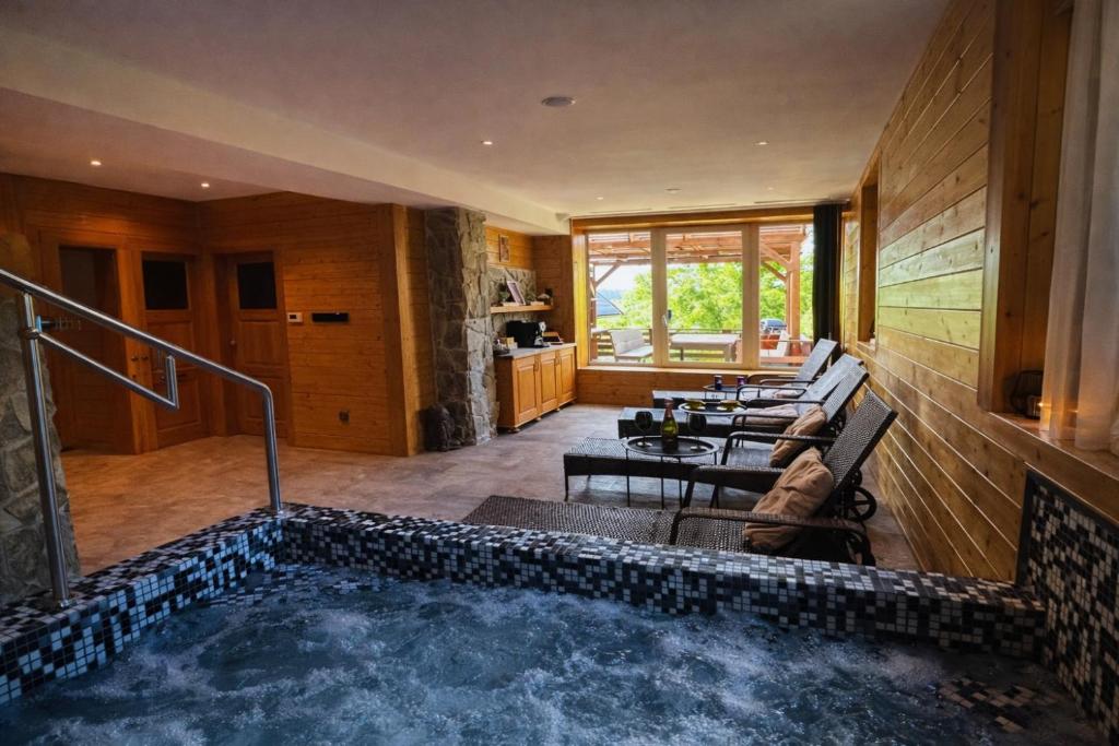 Chalupa Štikov v Podkrkonoší - Housity