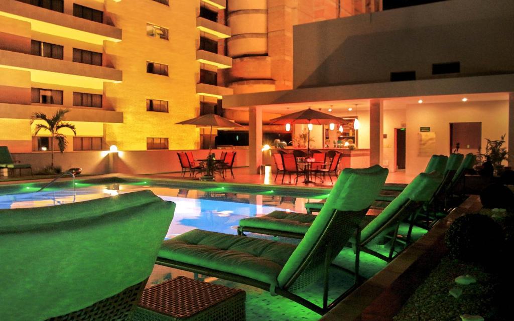 Bazén v ubytování Granados Park Hotel nebo v jeho okolí