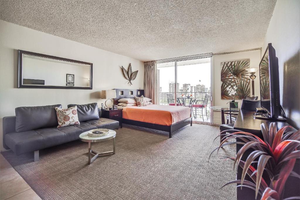 Waikiki Place Studios at The Marine Surf Waikiki - Premium Queen Studio With Sofa Bed 1702