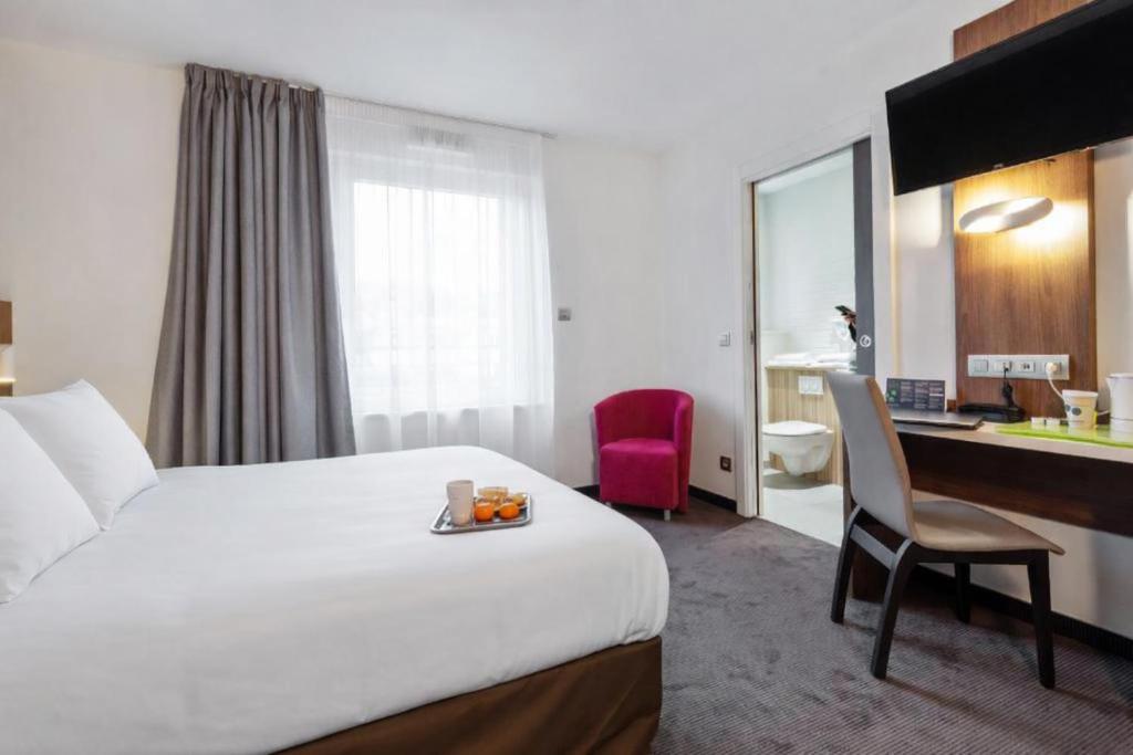Campanile Epinal Centre - Gare - Superior Double Room