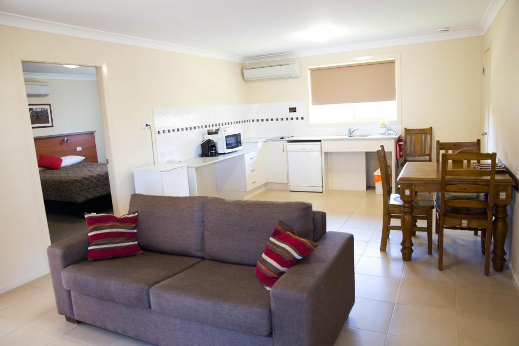 Kuchyň nebo kuchyňský kout v ubytování Scone Motor Inn & Apartments