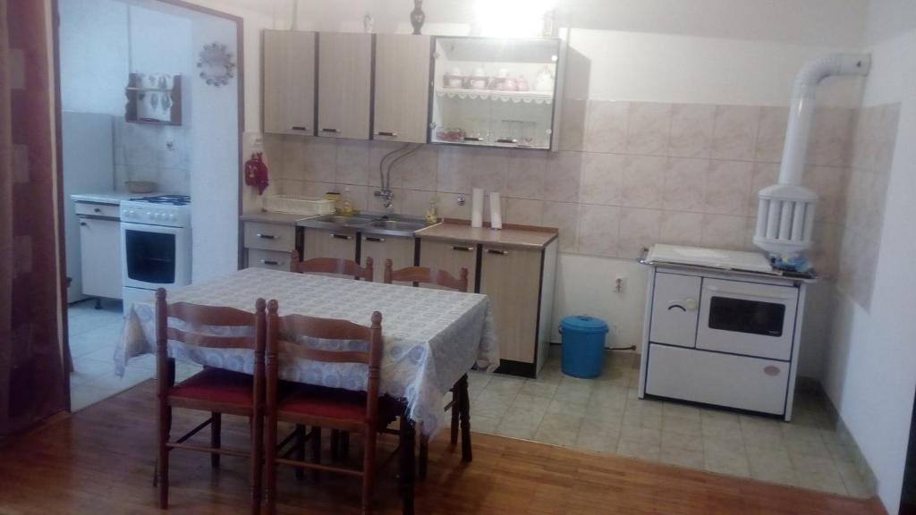 Kuchyňa alebo kuchynka v ubytovaní Guesthouse Filepi