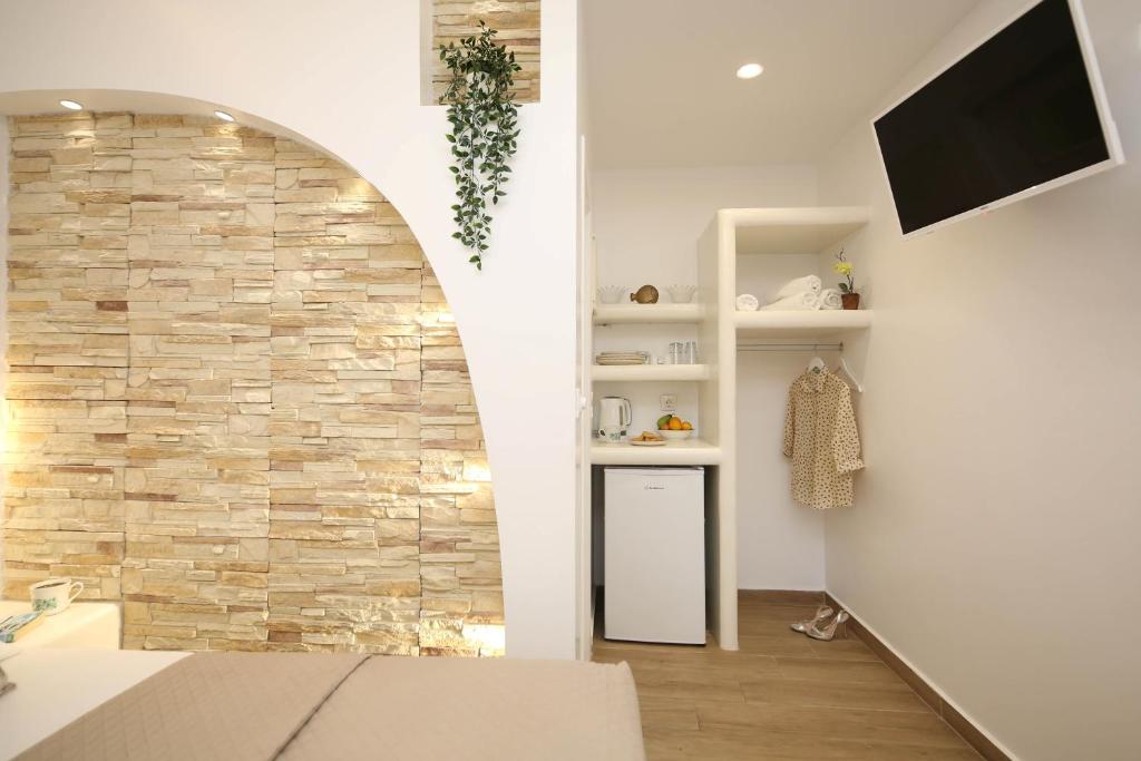 Augusta Studios & Apartments - 12