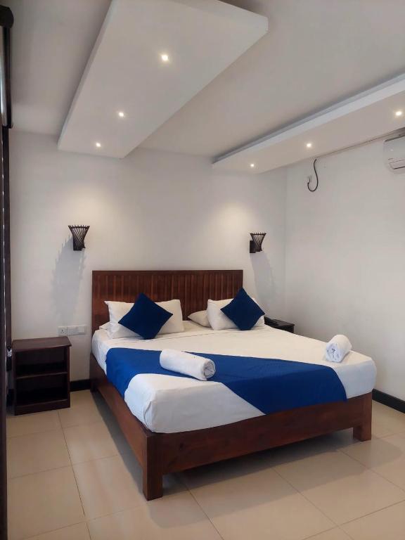 J7 Villaj Resort - King Room With Pool View