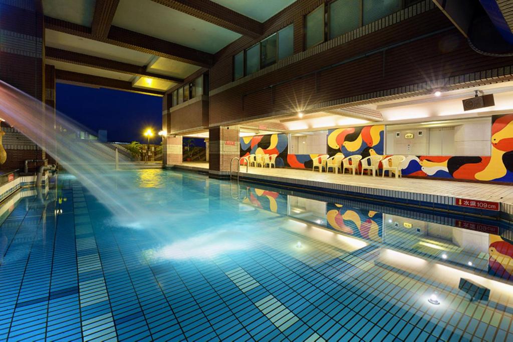 Bazén v ubytování Cheng Pao Hotel nebo v jeho okolí