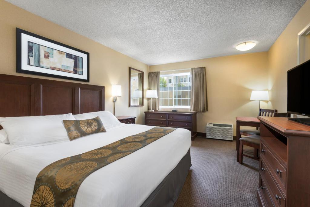 Travelodge by Wyndham San Francisco Bay - 