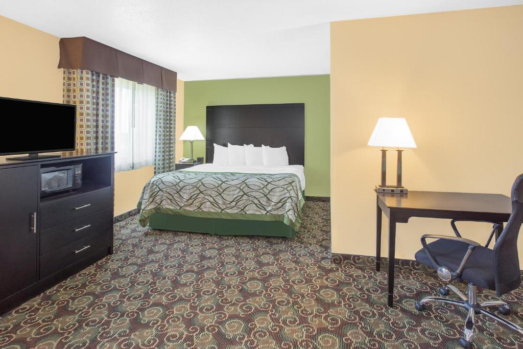 Baymont by Wyndham Holland photo