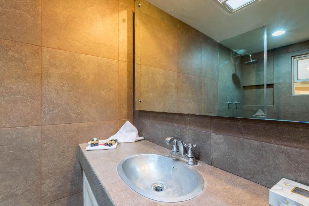 Koupelna v ubytování Hotel Damiana Boutique