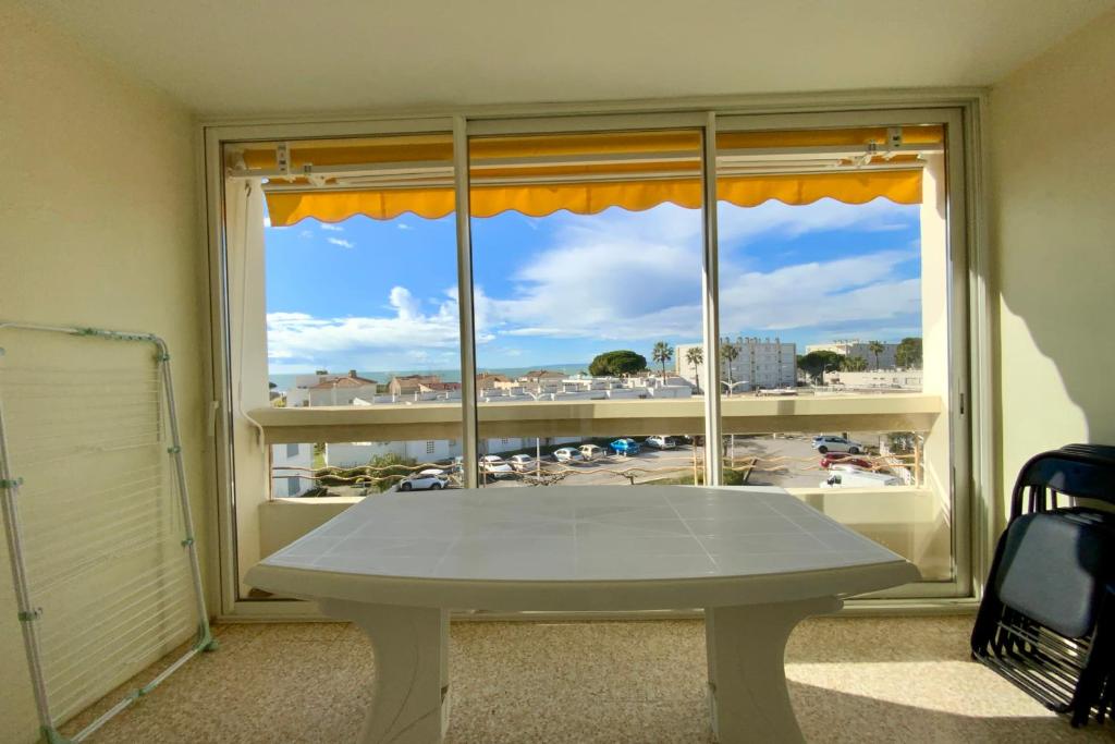 TELLINES - Appartement avec petite vue mer