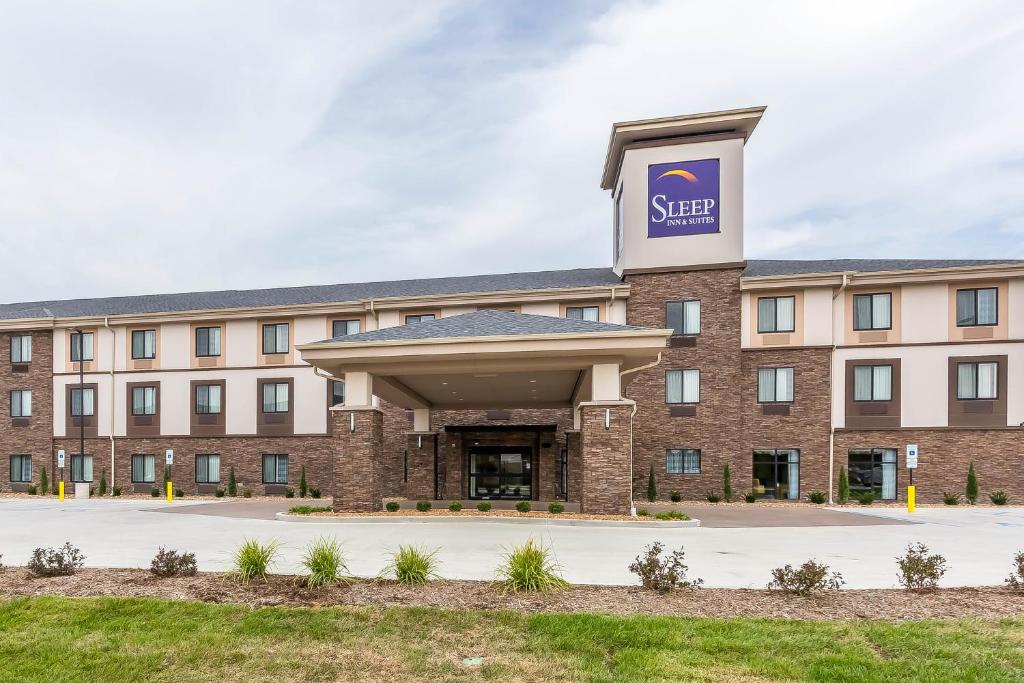 una representación del exterior de un hotel en Sleep Inn &amp; Suites O&#39;Fallon MO - Technology Drive, en O&#39;Fallon