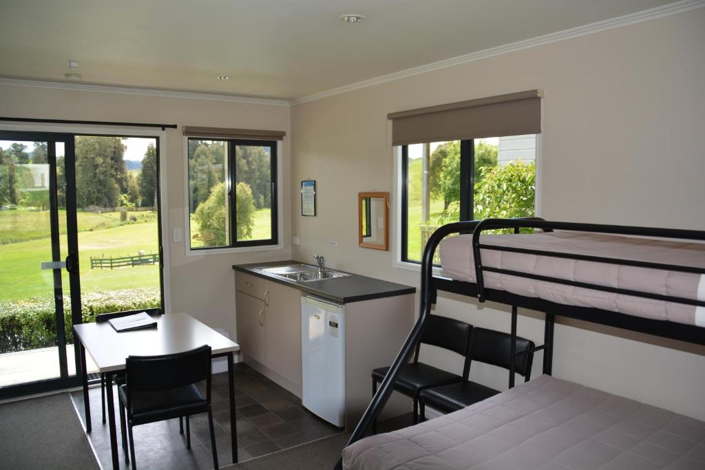 Waitomo TOP 10 Holiday Park - Cabina Deluxe Con Bagno Condiviso