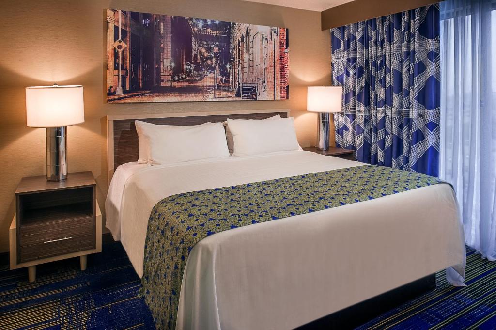 HoteLumiere at the Arch, A Caesars Destination photo