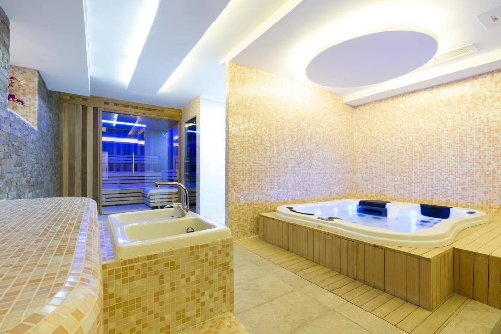 Hotel City Savoy - Resim 37