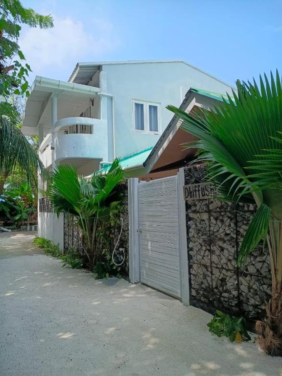 Tripo Dhiffushi Villa