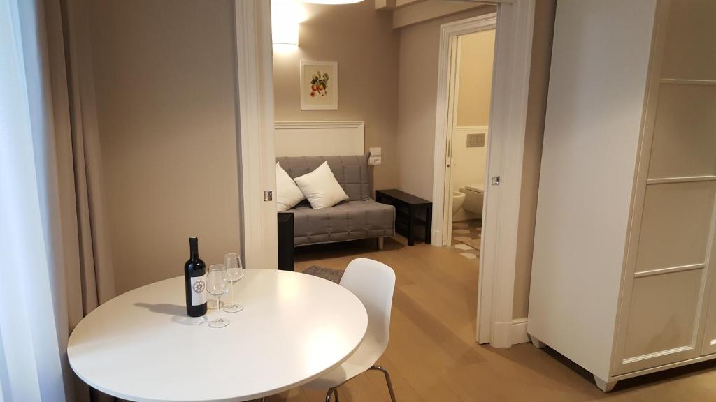 Una cama o camas en una habitación de Scala Suite
