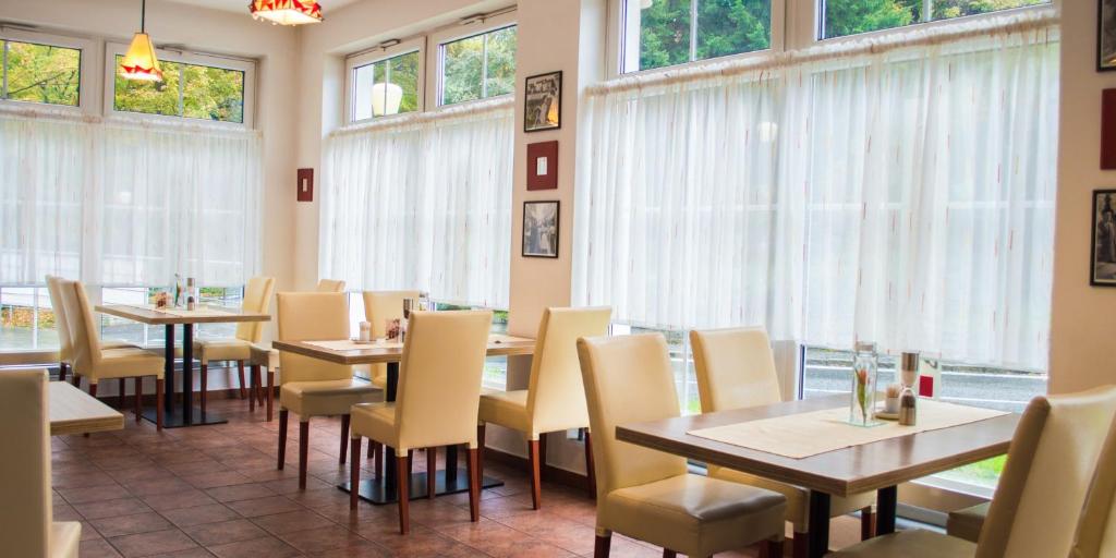 Posezení v ubytování Wellness Hotel Hukvaldy POLOPENZE A WELLNESS V CENĚ