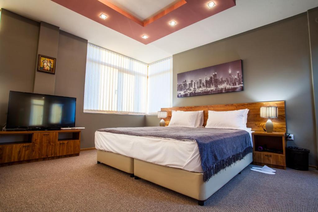 Panorama Top Floor Rooms in Hotel Tundzha - Apartamento Deluxe