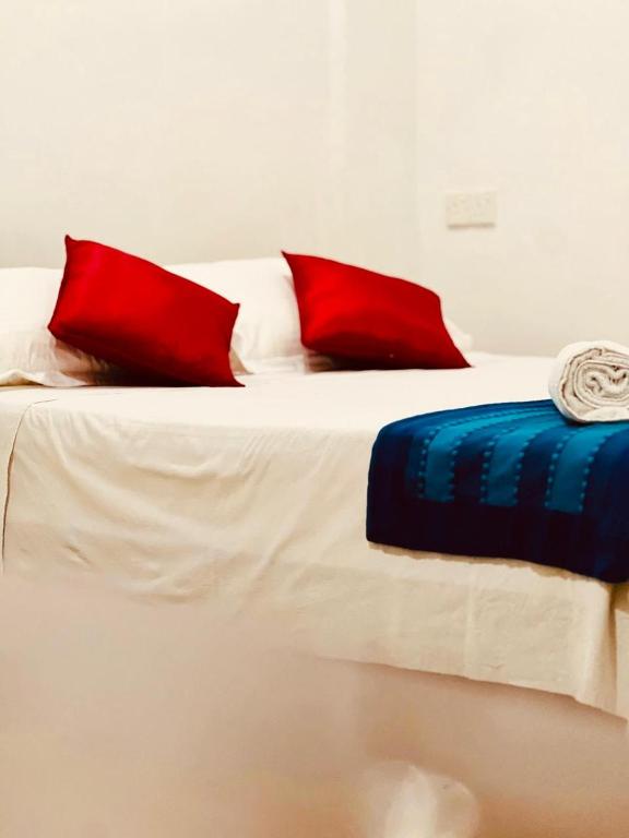 Atrium Cottage - Housity