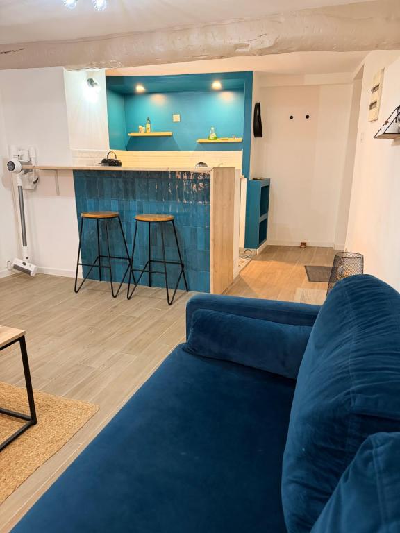 Chez Tom - au pied des musées - Housity