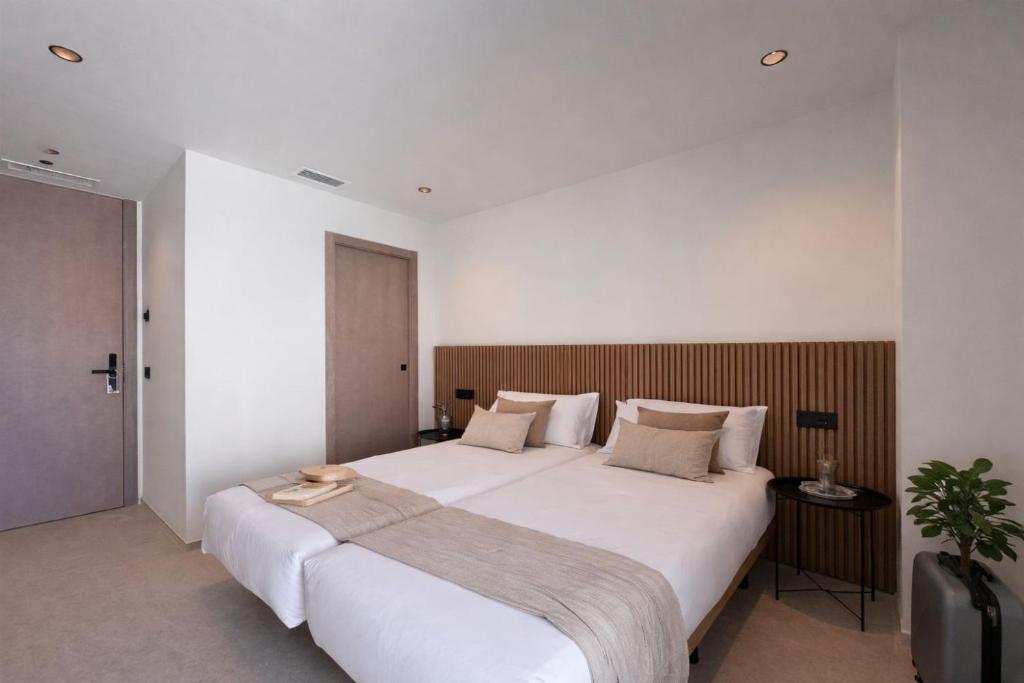 Hugo Beach Hotel & Apartments - Deluxe Double Room