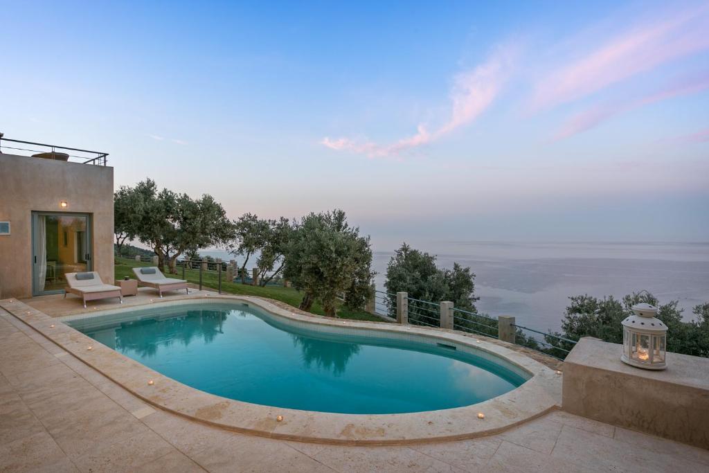 Бассейн в Olivia's Villas of Luxury или поблизости