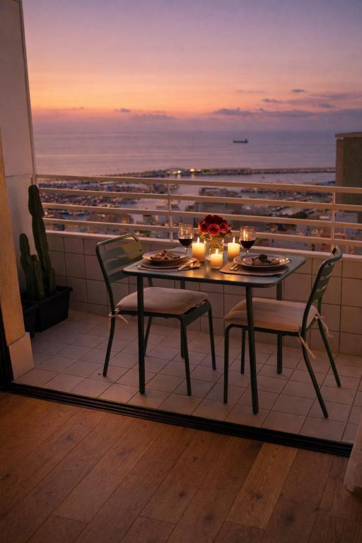 Skyline Studio Sea & City Panoramic Views