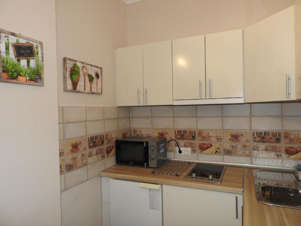 Kuchnia lub aneks kuchenny w obiekcie Warmbad Apartments