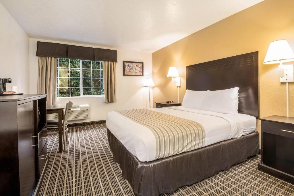 Econo Lodge Corvallis Near University photo
