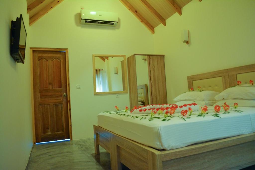 Holiday Cottage Thoddoo, Maldives - 13