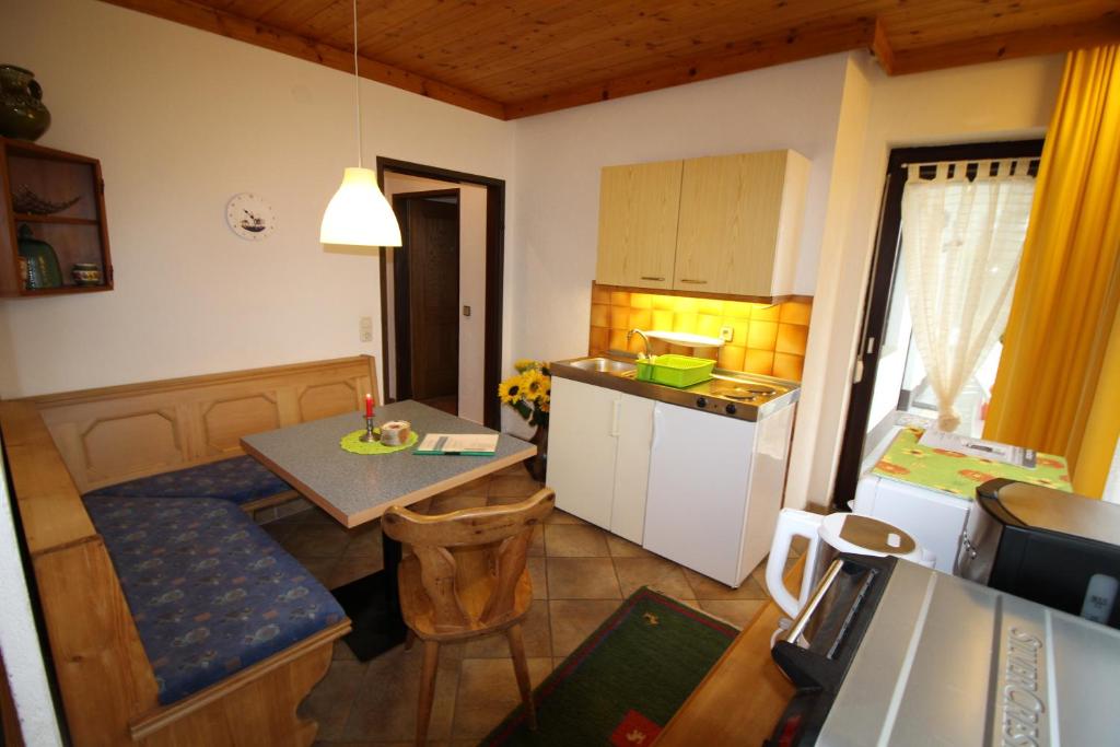 Kuchyňa alebo kuchynka v ubytovaní Gästehaus Schachnerhöhe